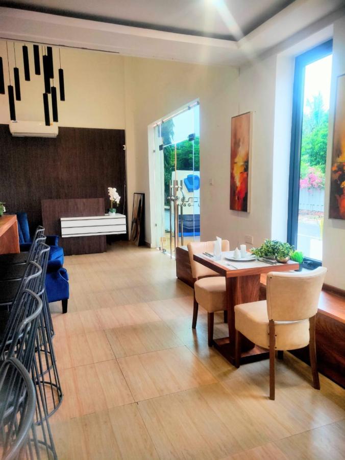 The Cabin Hotel Аккра Екстер'єр фото
