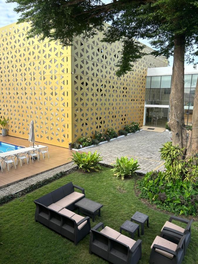 The Cabin Hotel Аккра Екстер'єр фото